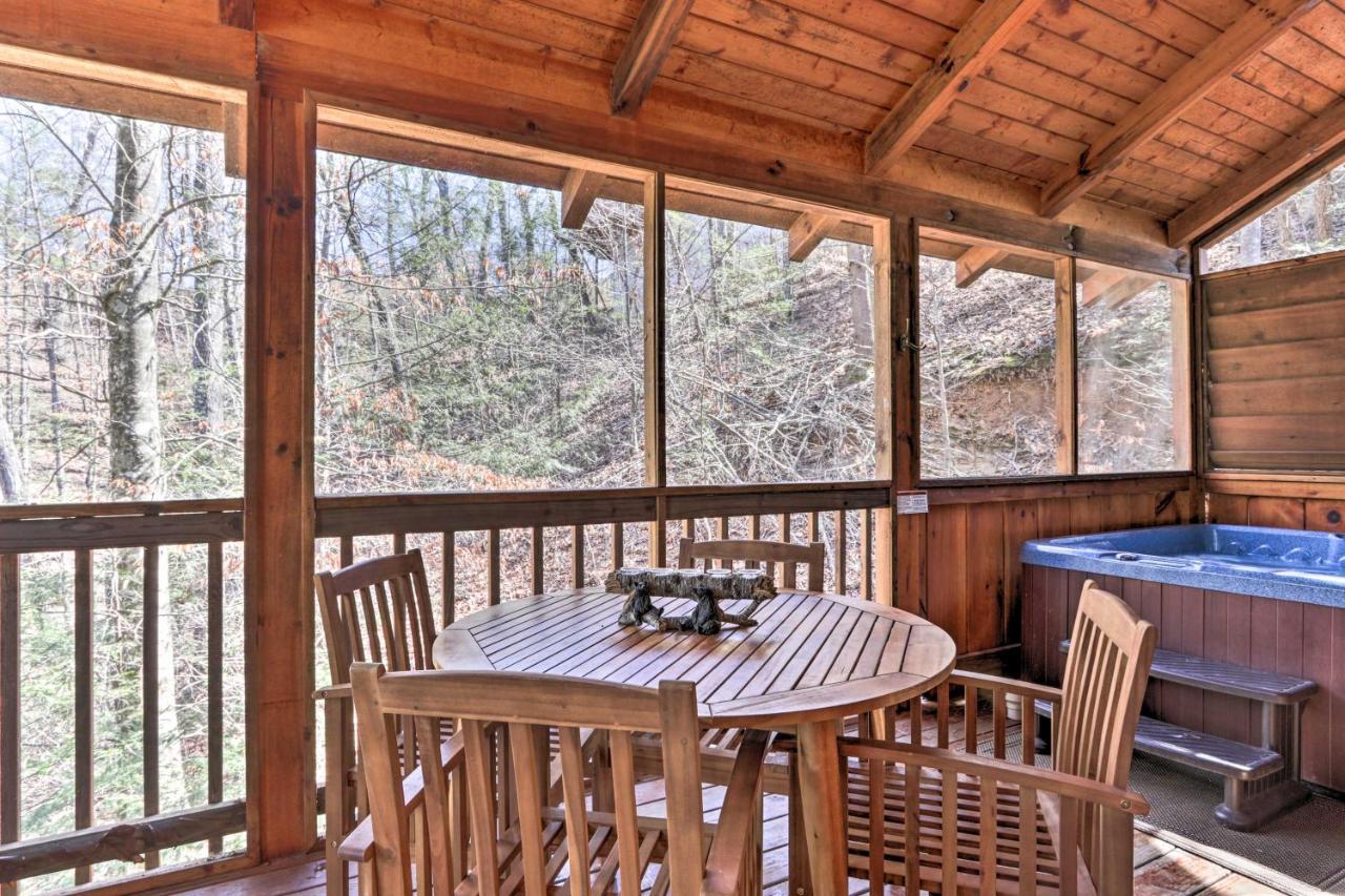 Cozy Cabin With Hot Tub In The Heart Of Pigeon Forge Villa Exterior foto