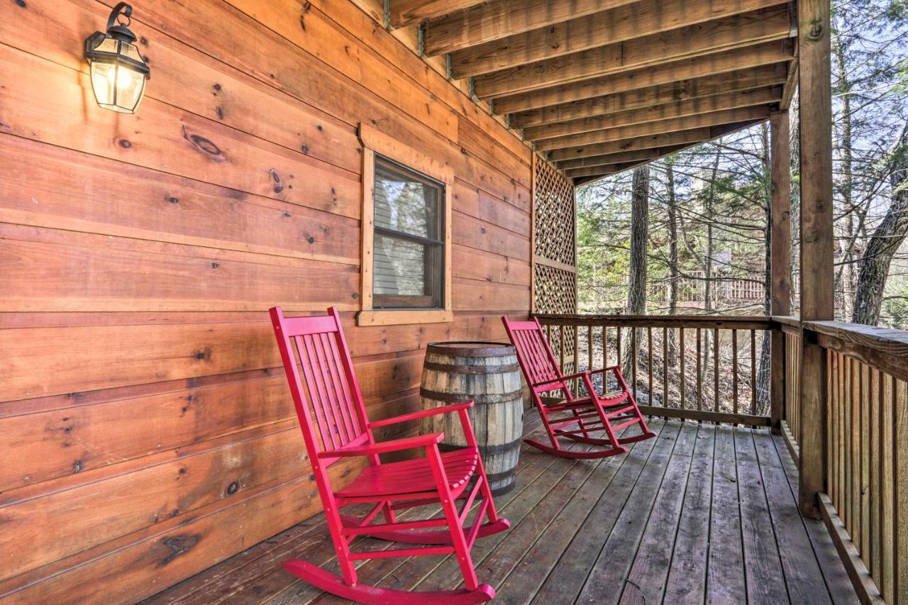 Cozy Cabin With Hot Tub In The Heart Of Pigeon Forge Villa Exterior foto