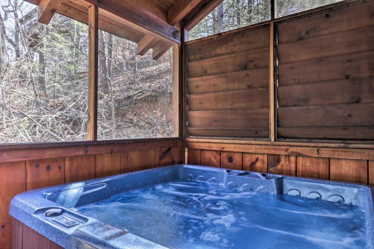 Cozy Cabin With Hot Tub In The Heart Of Pigeon Forge Villa Exterior foto