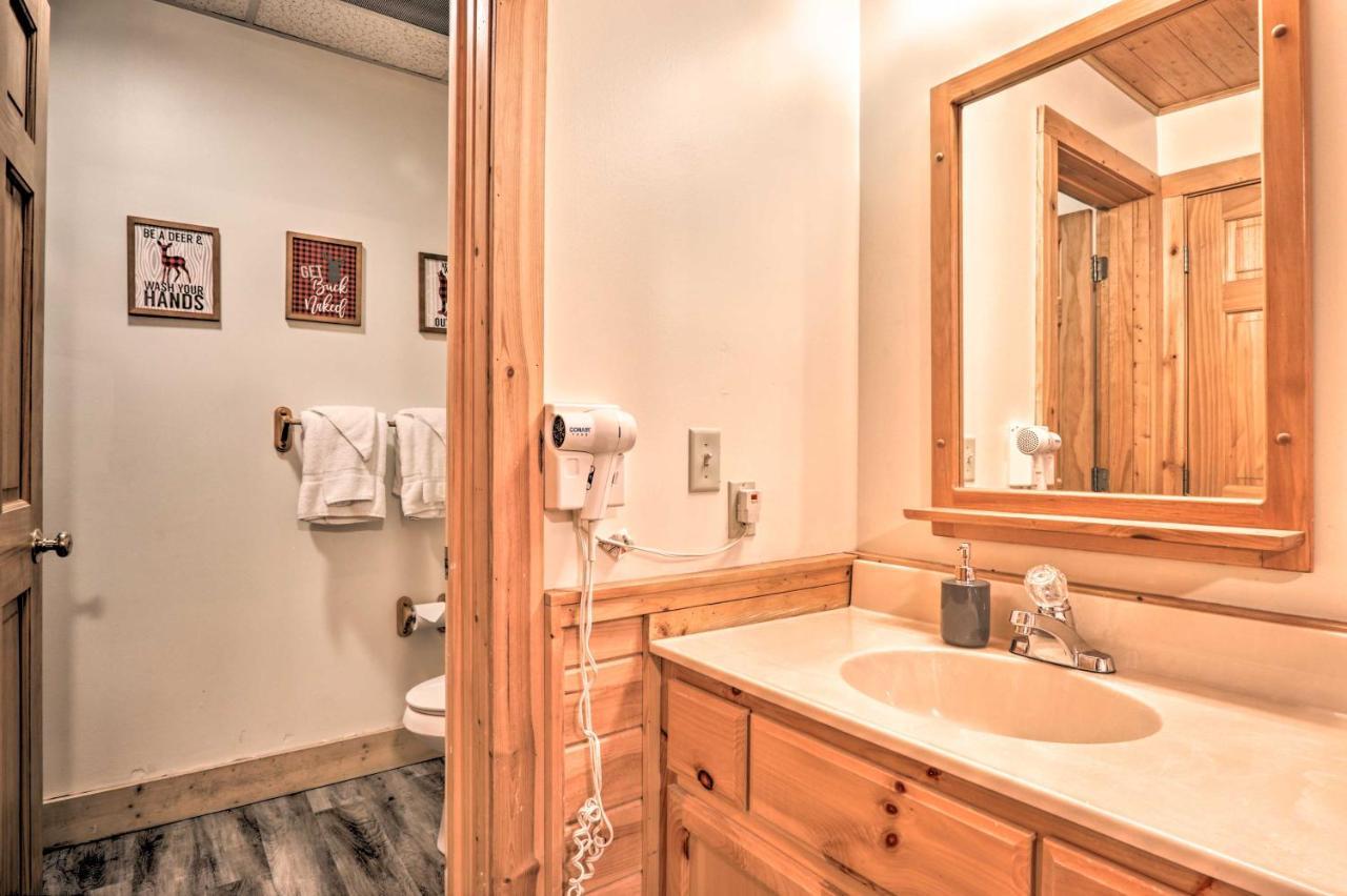 Cozy Cabin With Hot Tub In The Heart Of Pigeon Forge Villa Exterior foto